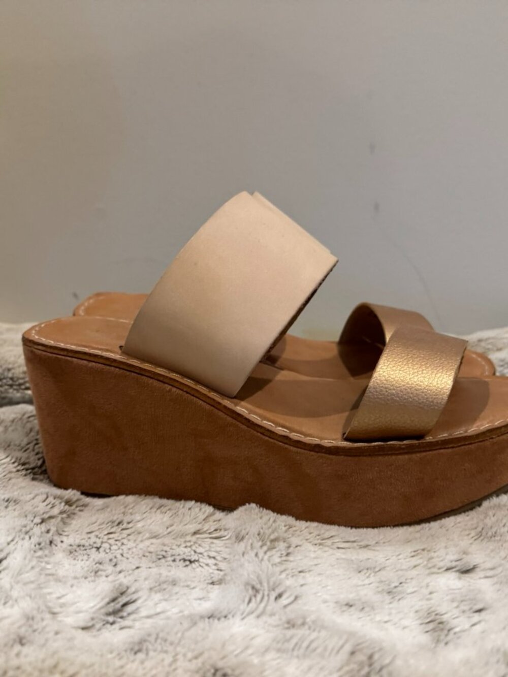 Chinese Laundry Wedges